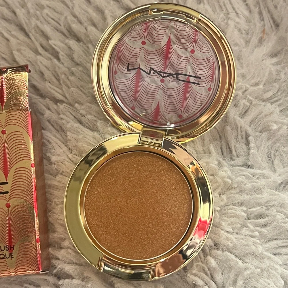 MAC Skinfinish Metallic Cream Blush “Glowing Treasure”